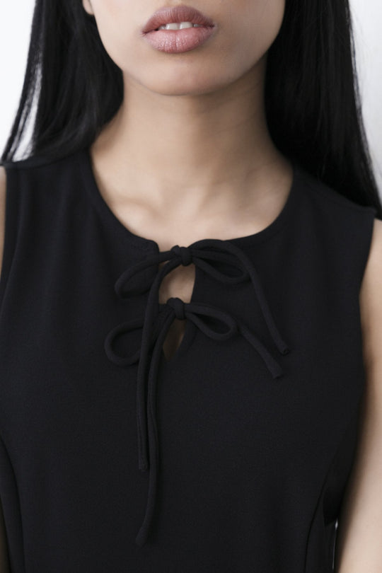 BLACK-FRONT TIE NECK DRESS