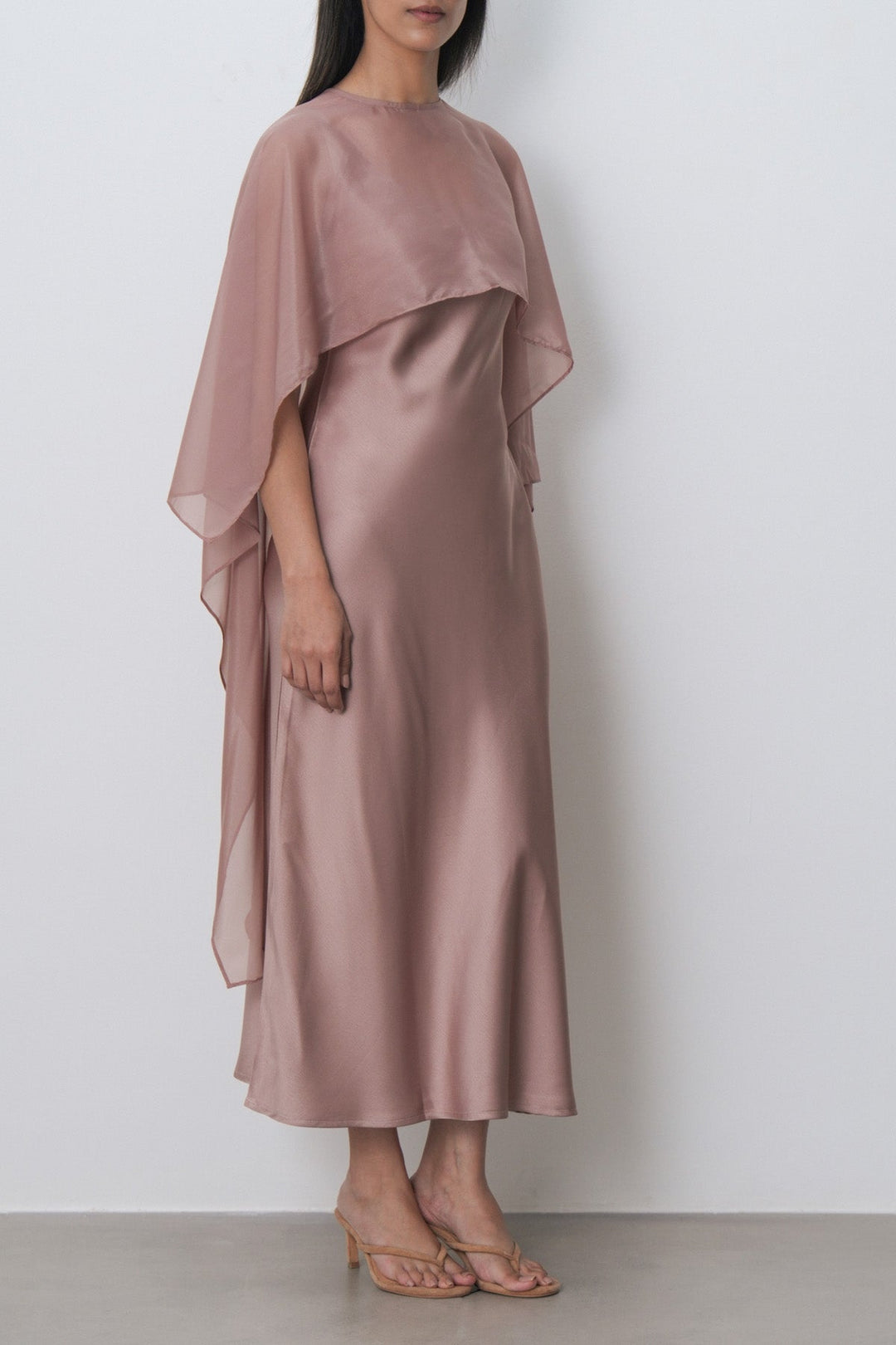 DATE NIGHT DRESS WITH CAPELET