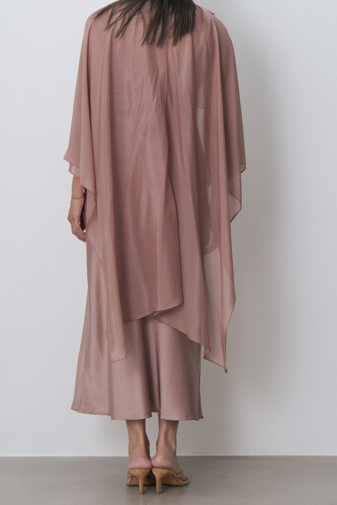 DATE NIGHT DRESS WITH CAPELET