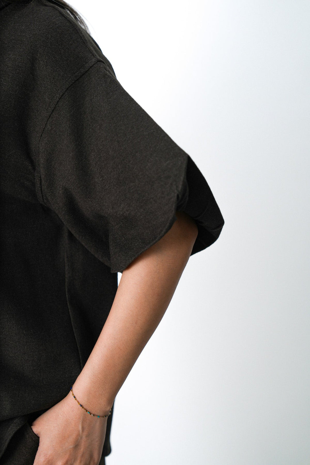 OLIVE BOXY KNIT SHIRT