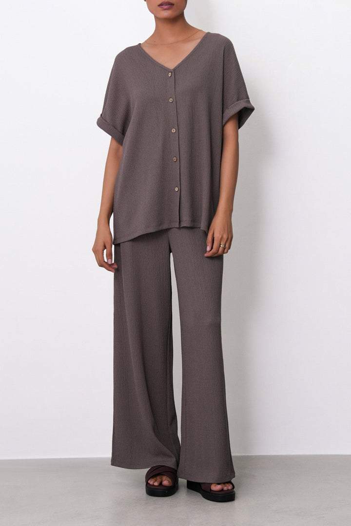 BROWN V-NECK KNIT BLOUSE