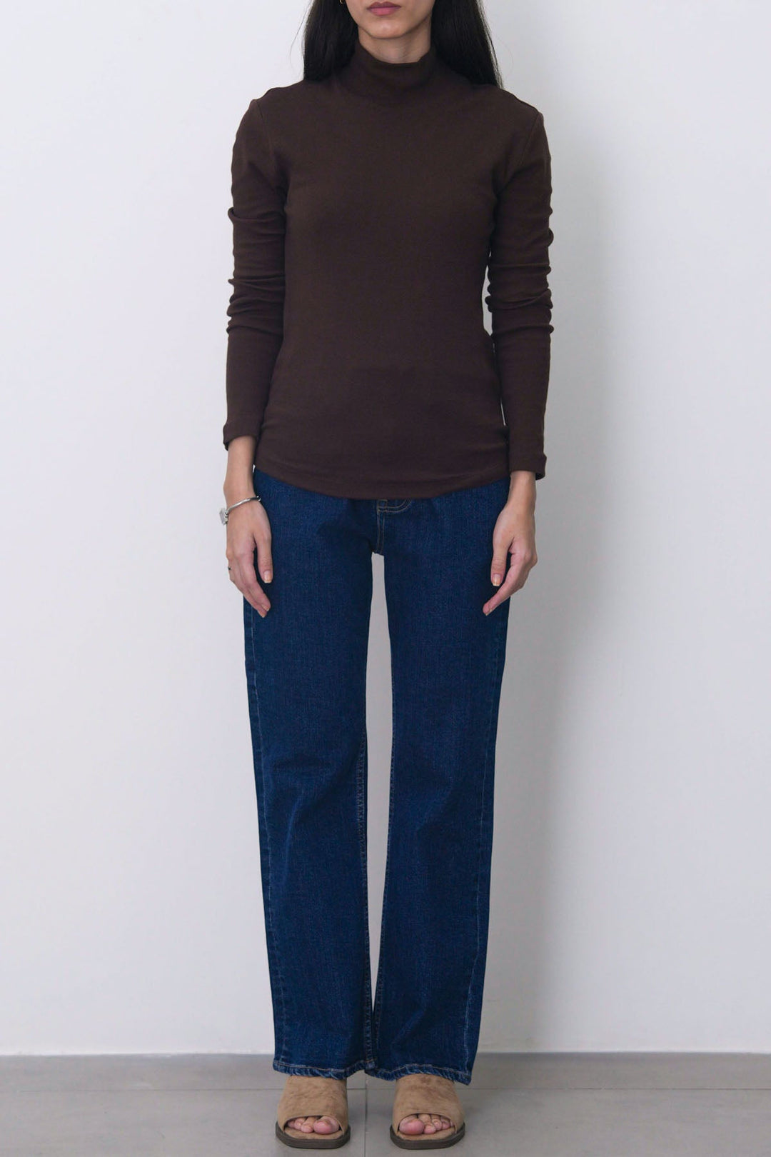 DARK BROWN FITTED TURTLENECK