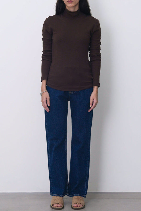DARK BROWN FITTED TURTLENECK