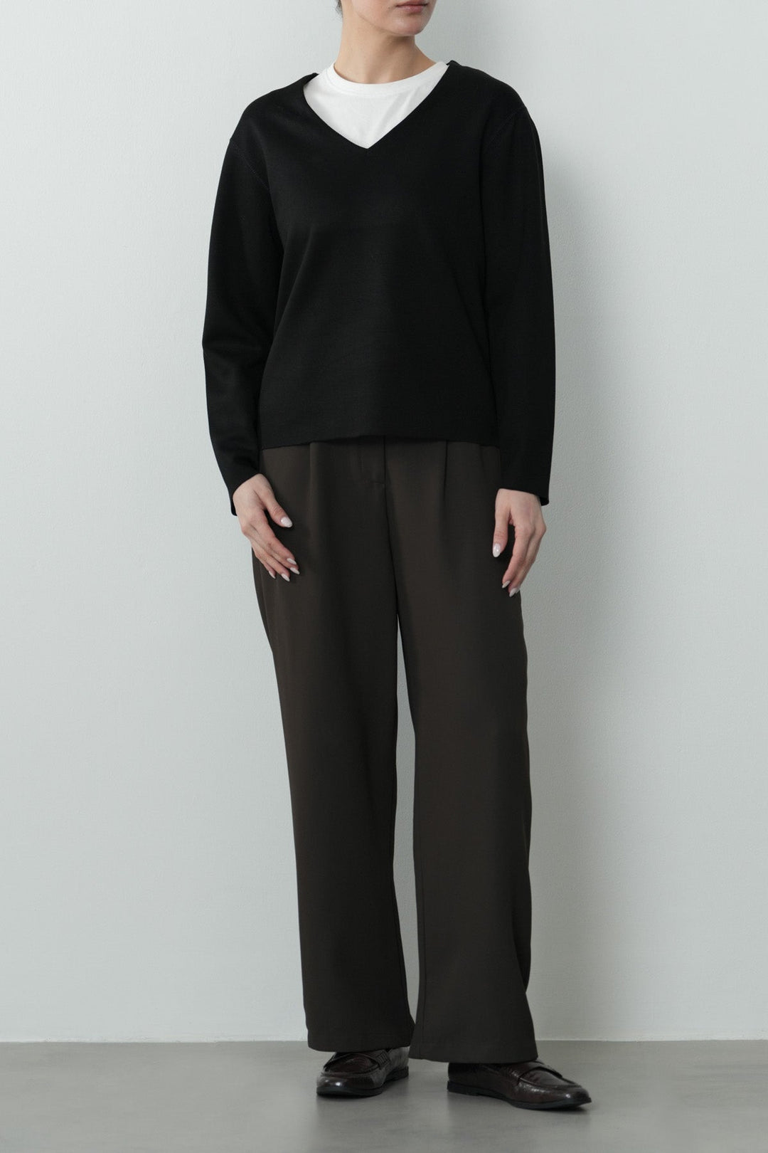 EVERYDAY V NECK TOP