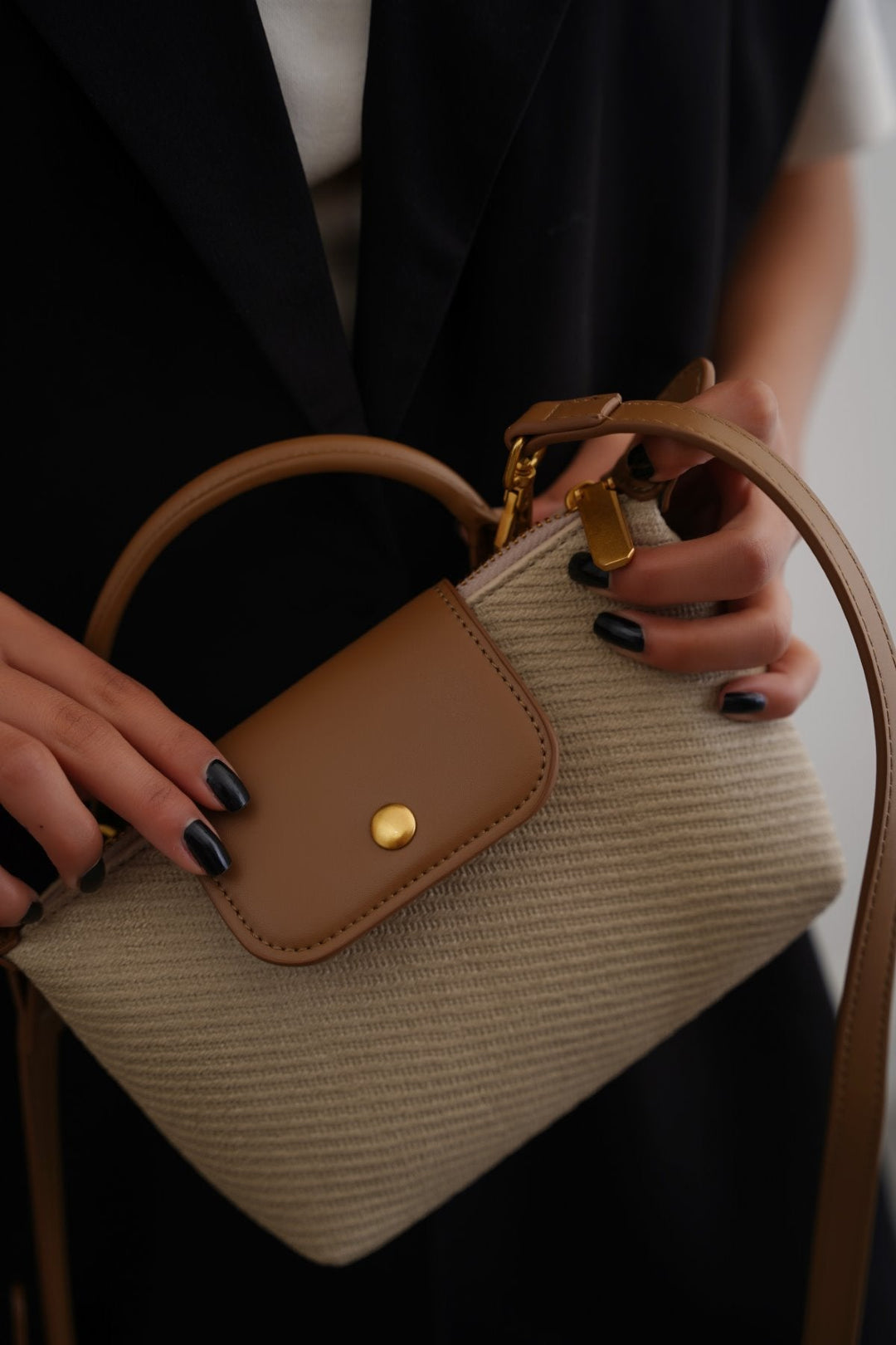 BEIGE SMALL LOTUS CROSSBODY