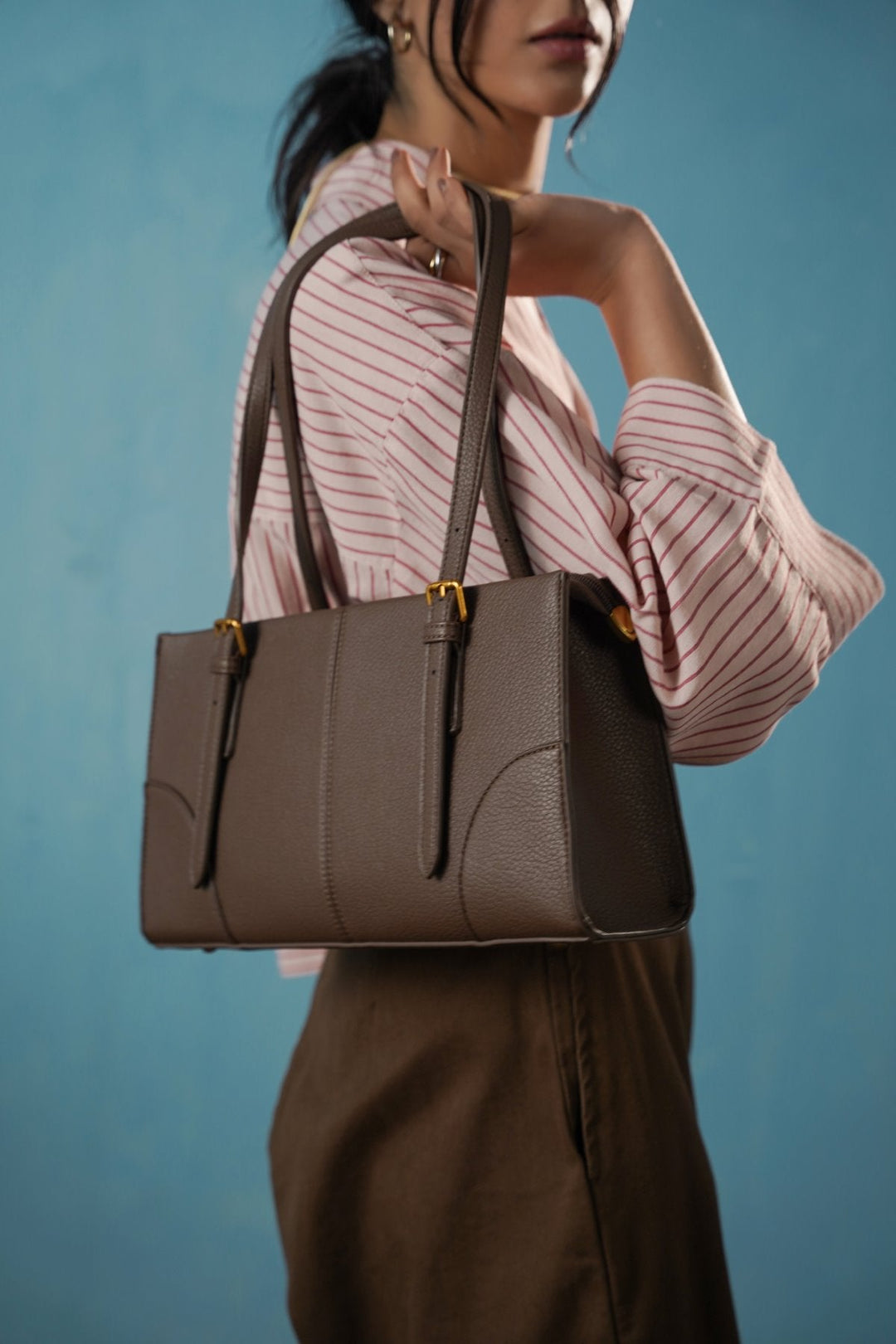 COFFEE FORM AND FUNCTION SHOULDER BAG