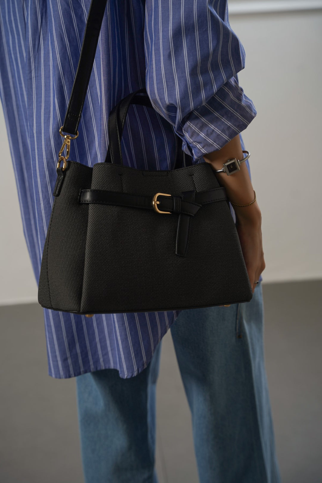 WEEKEND TOP HANDLE BAG