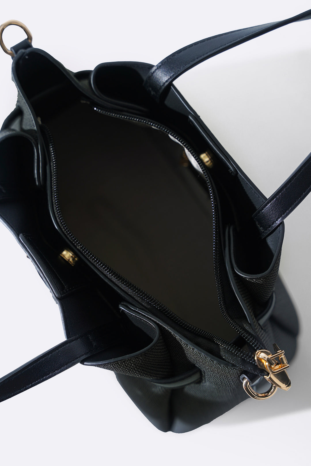 WEEKEND TOP HANDLE BAG