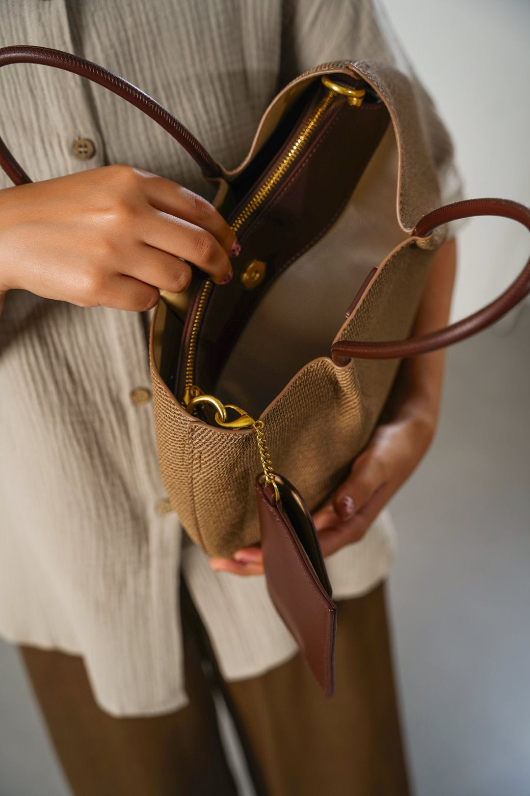 BEIGE KARAKOY TOP-HANDLE TOTE