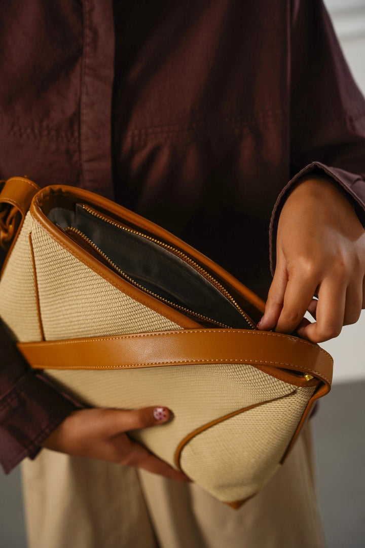 BEIGE RUMELI SHOULDER BAG