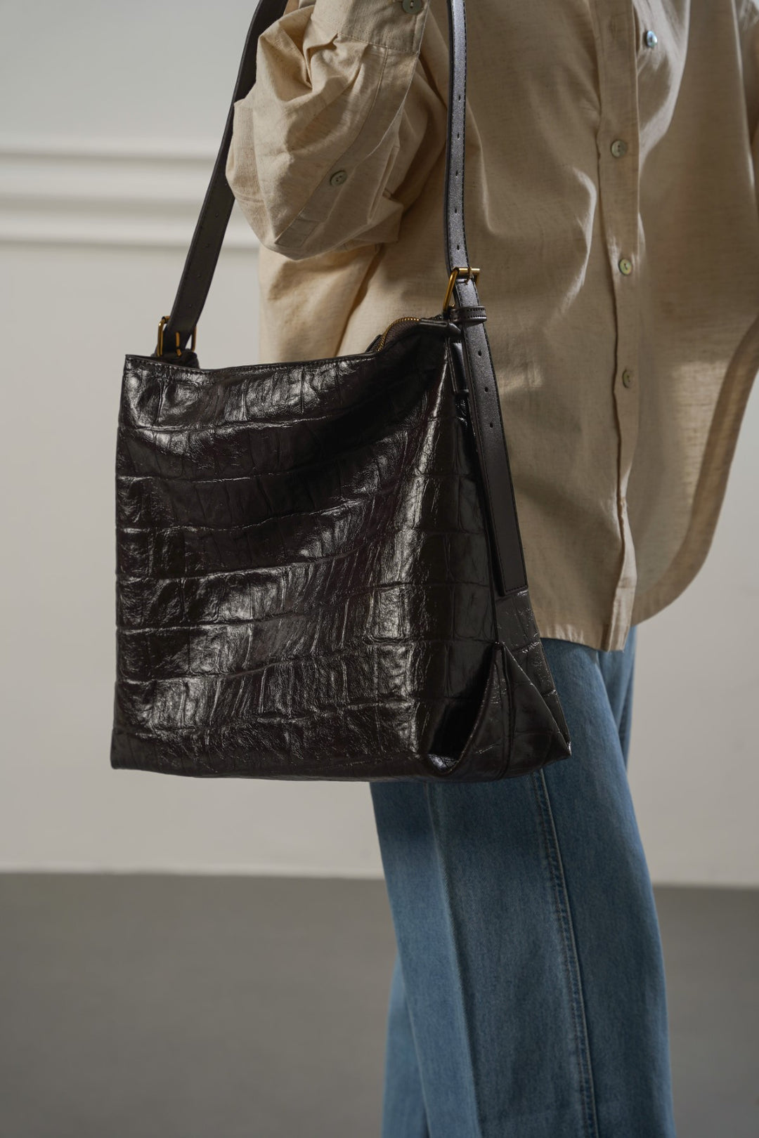 EMBOSSED TOTE BAG