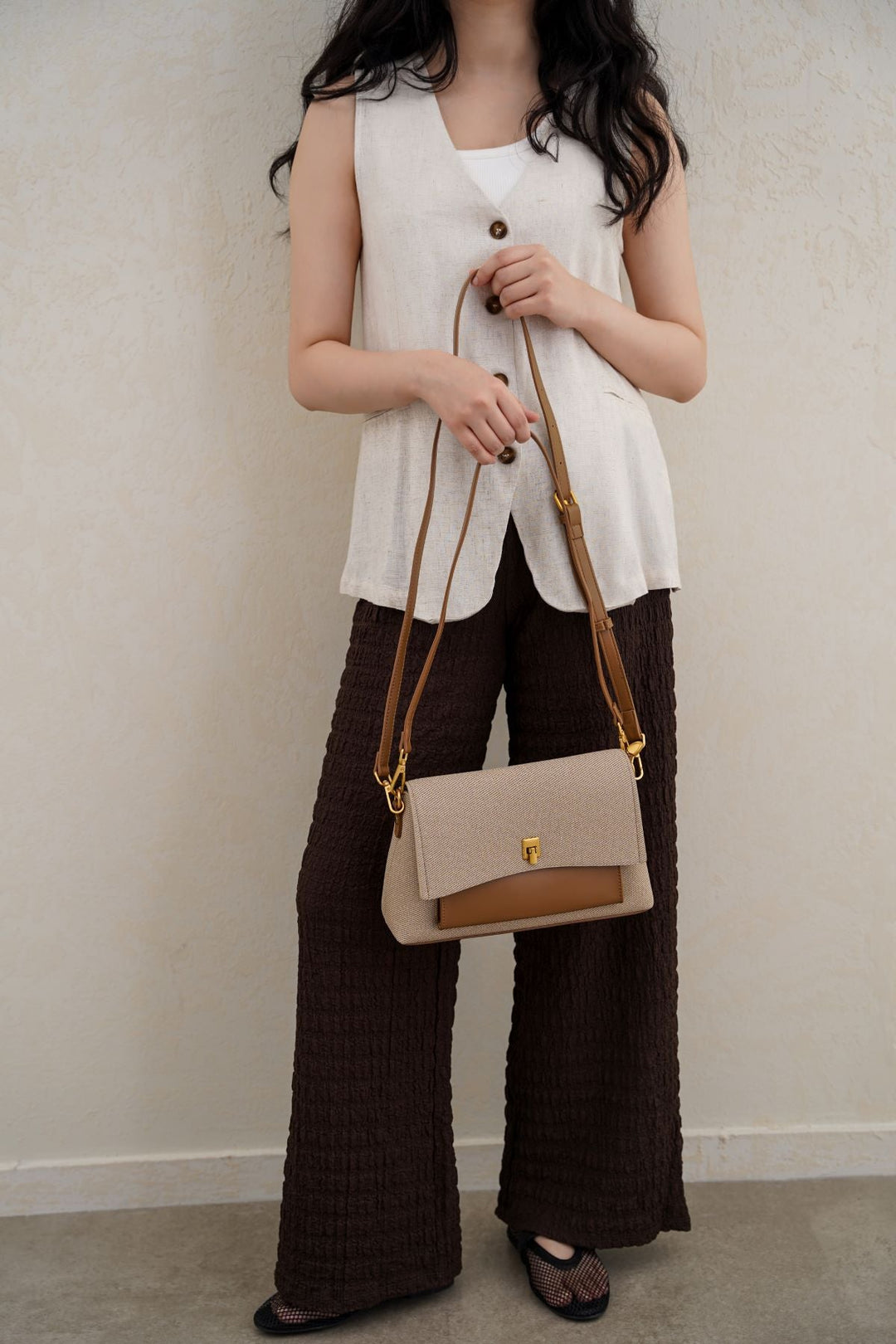 BEIGE TABARIS SHOULDER BAG