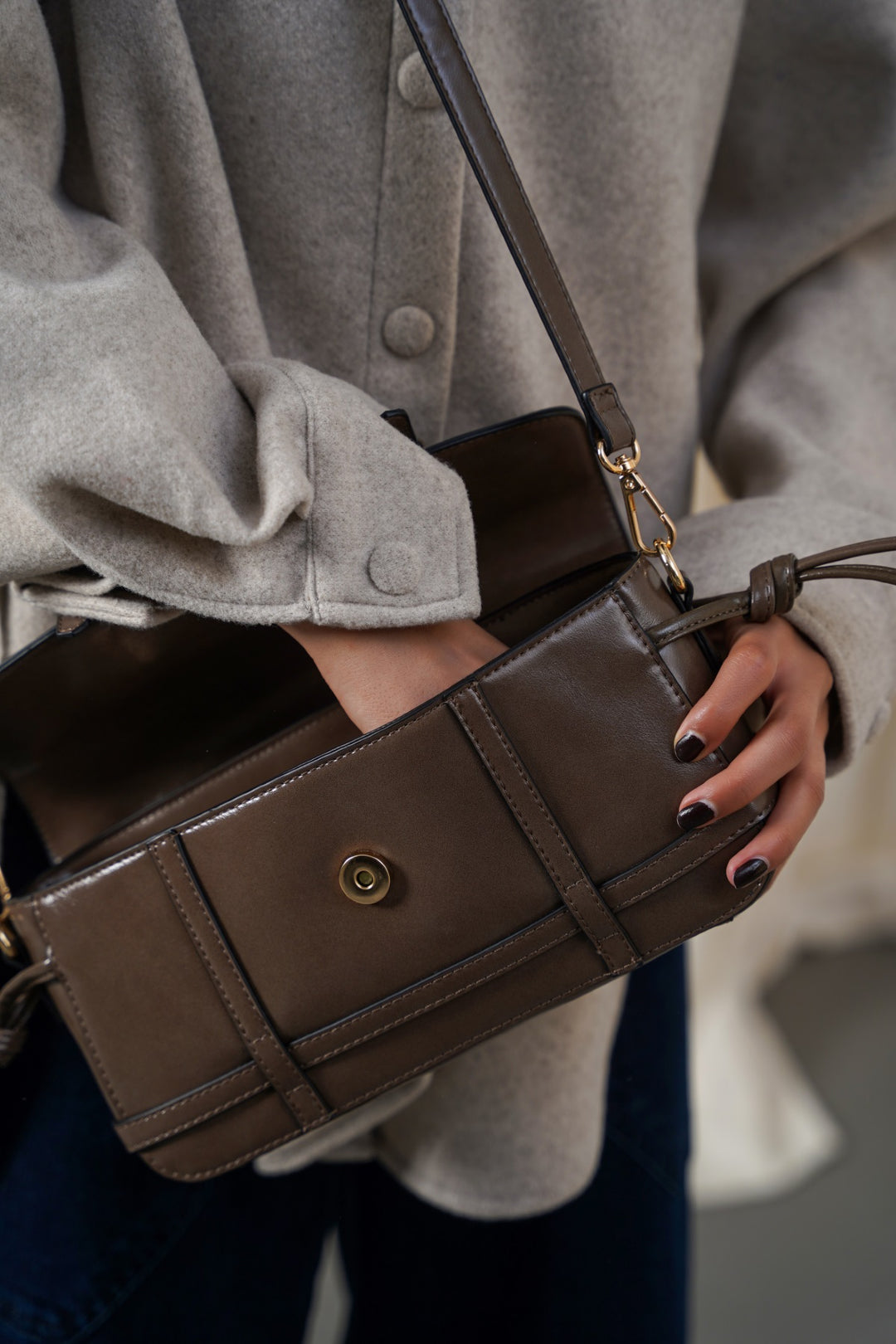 DARK BROWN ELBE CROSSBODY BAG