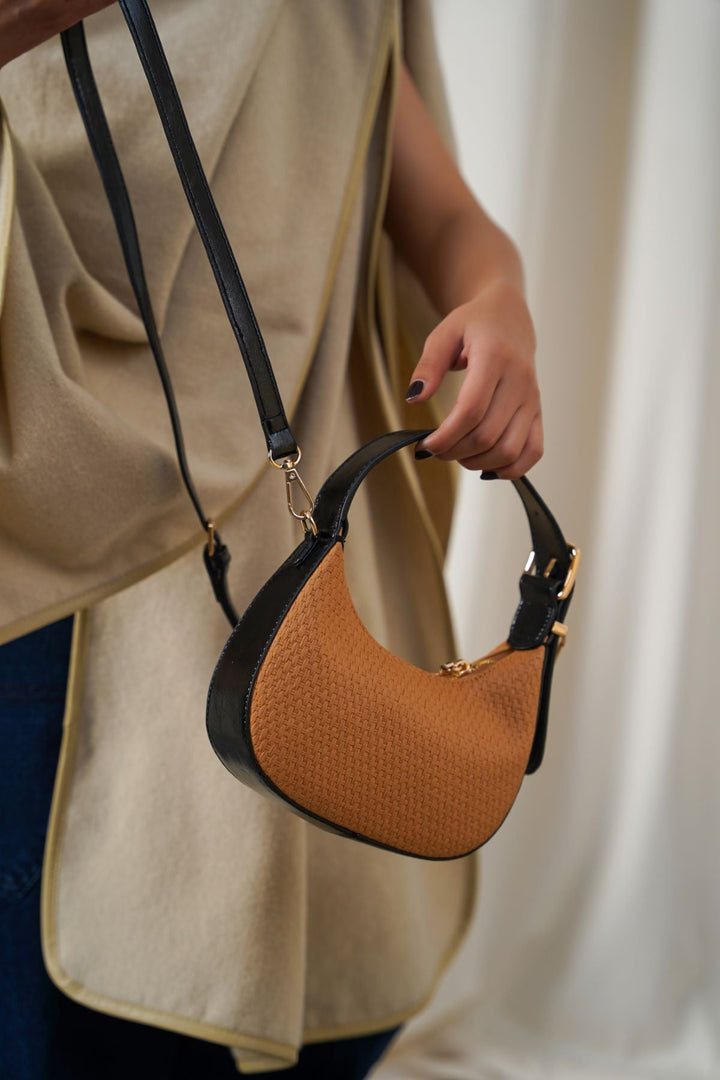 BROWN CALILO CROSSBODY BAG