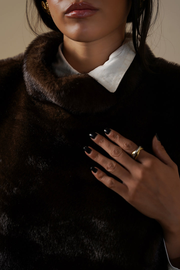 COFFEE FAUX FUR WARMER