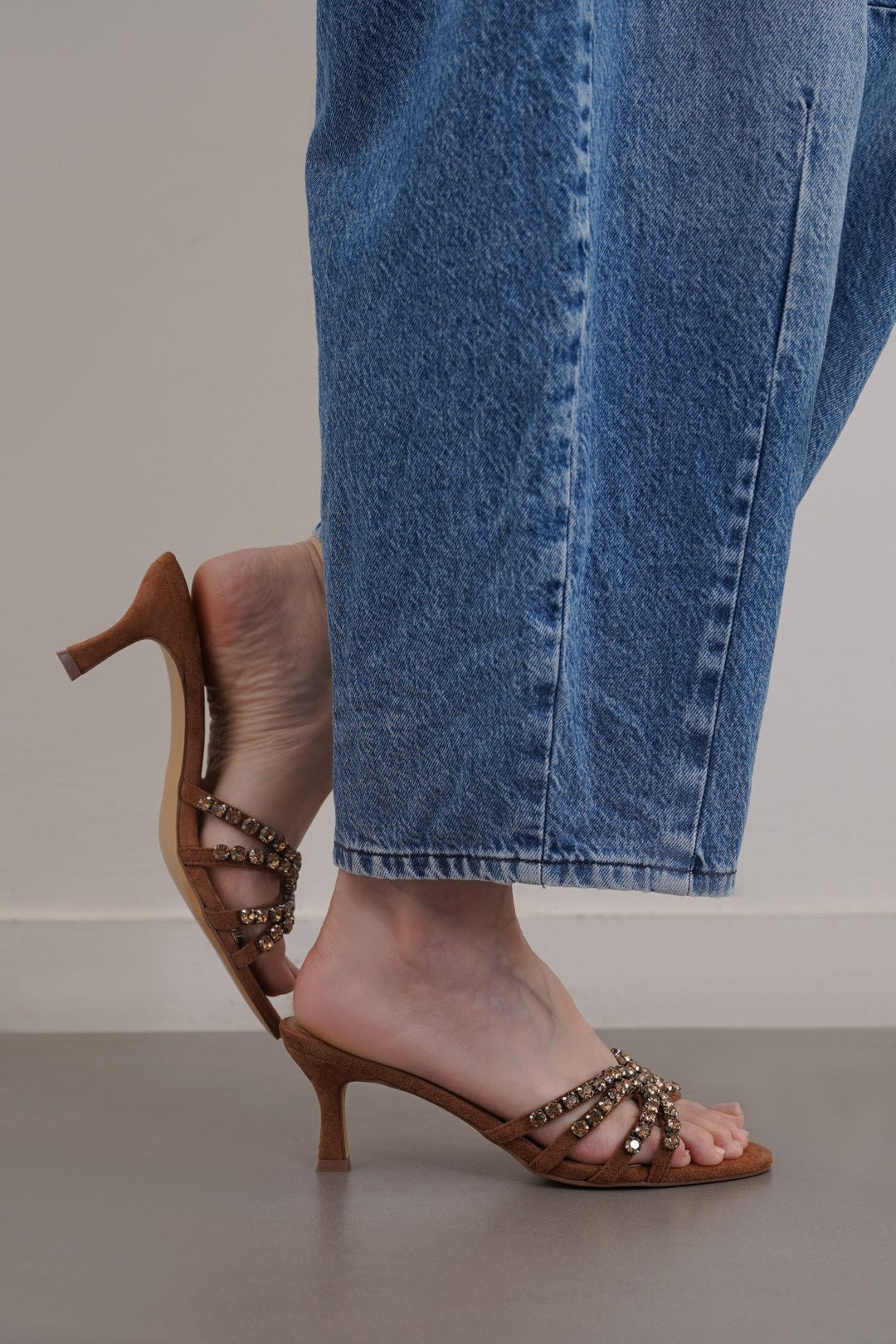 BROWN STUDIO MINI HEELS