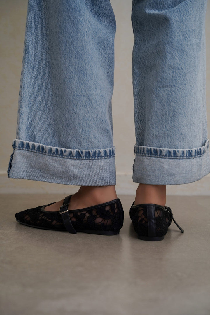 BLACK LACE MARY-JANES