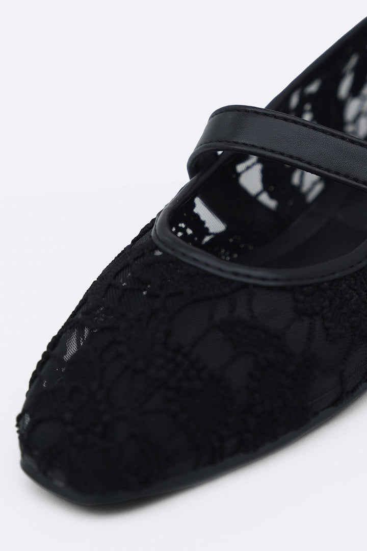 BLACK LACE MARY-JANES
