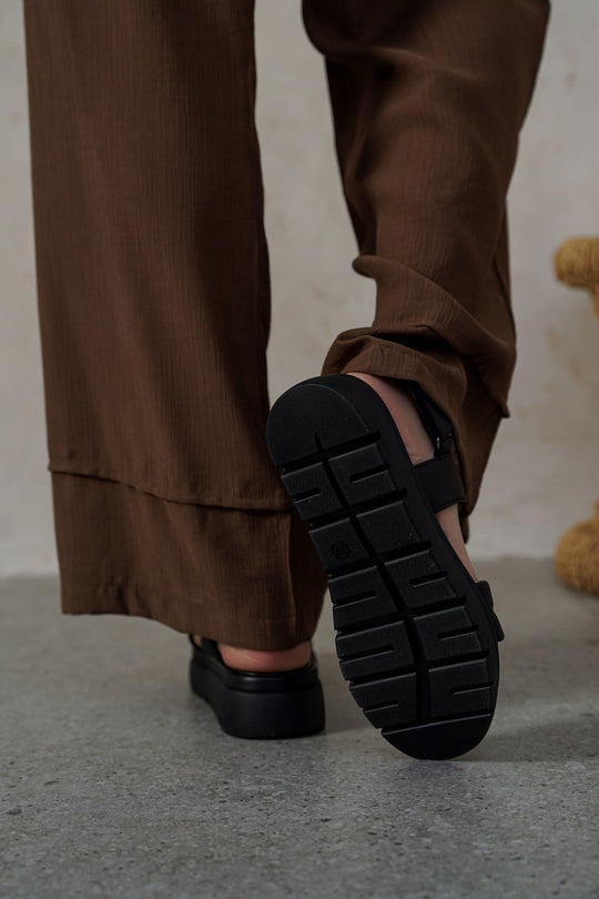 BLACK LEATHER MAMA SANDALS