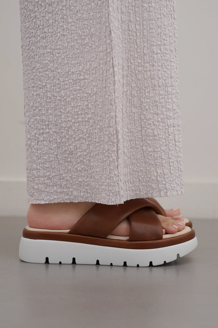 BROWN LEATHER MAMA CROSS SLIDES