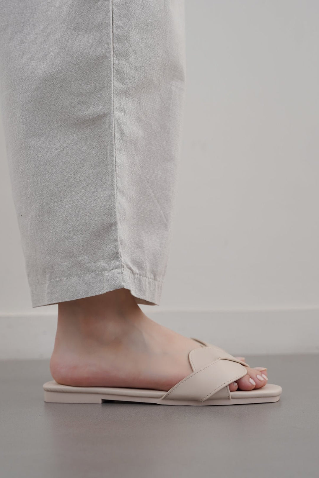 OFF WHITE TRENTO STITCH SLIDES