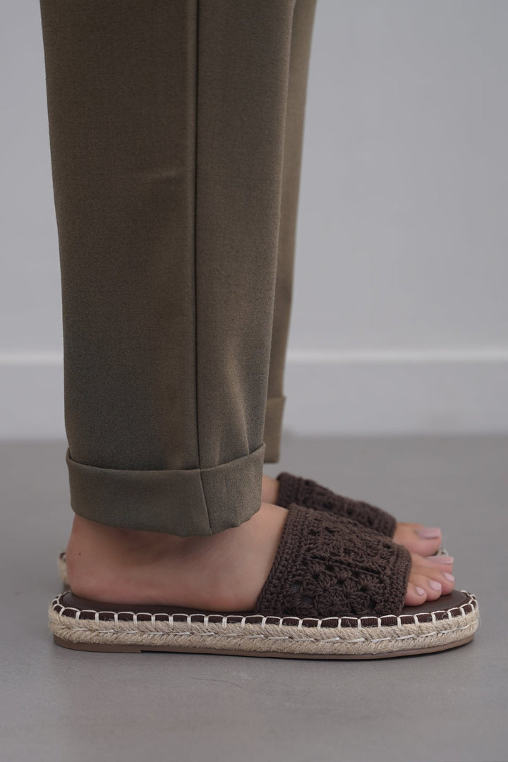 BROWN ROMA WOVEN SLIDES