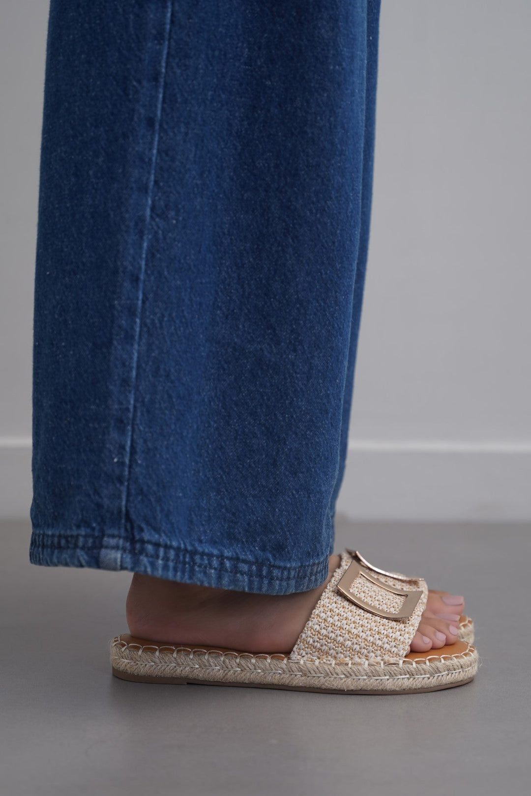 BEIGE ROMA BUCKLE SLIDES