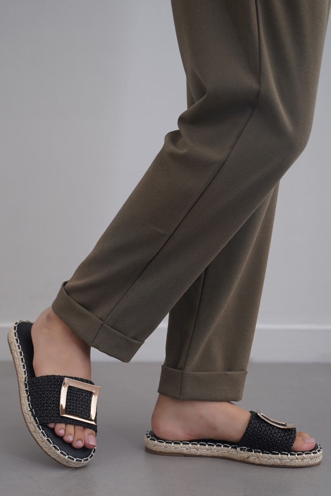BLACK ROMA BUCKLE SLIDES
