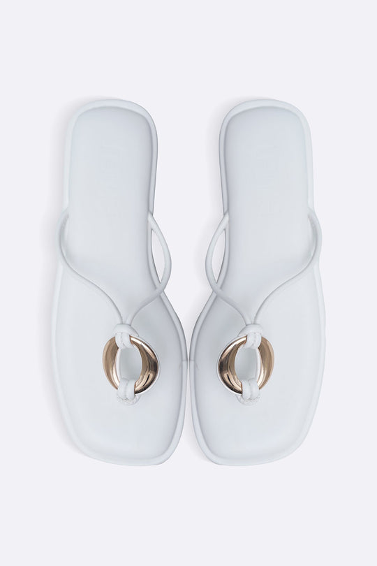 WHITE SUMMER GETAWAY SLIDES