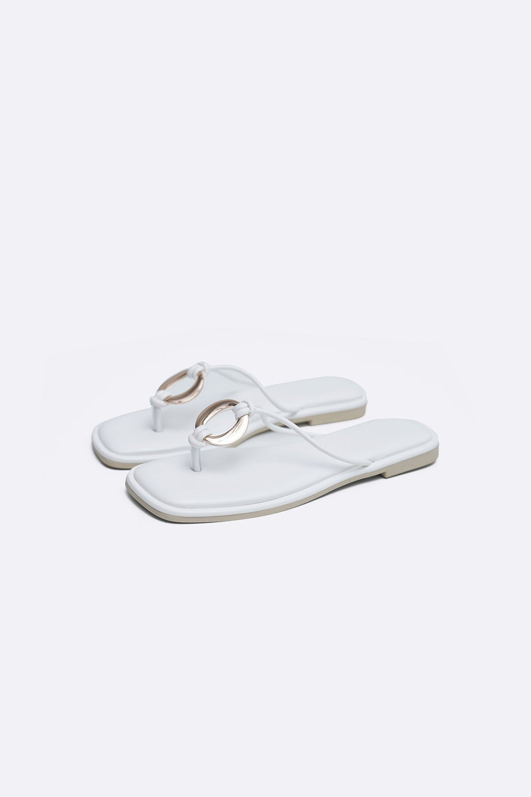 WHITE SUMMER GETAWAY SLIDES