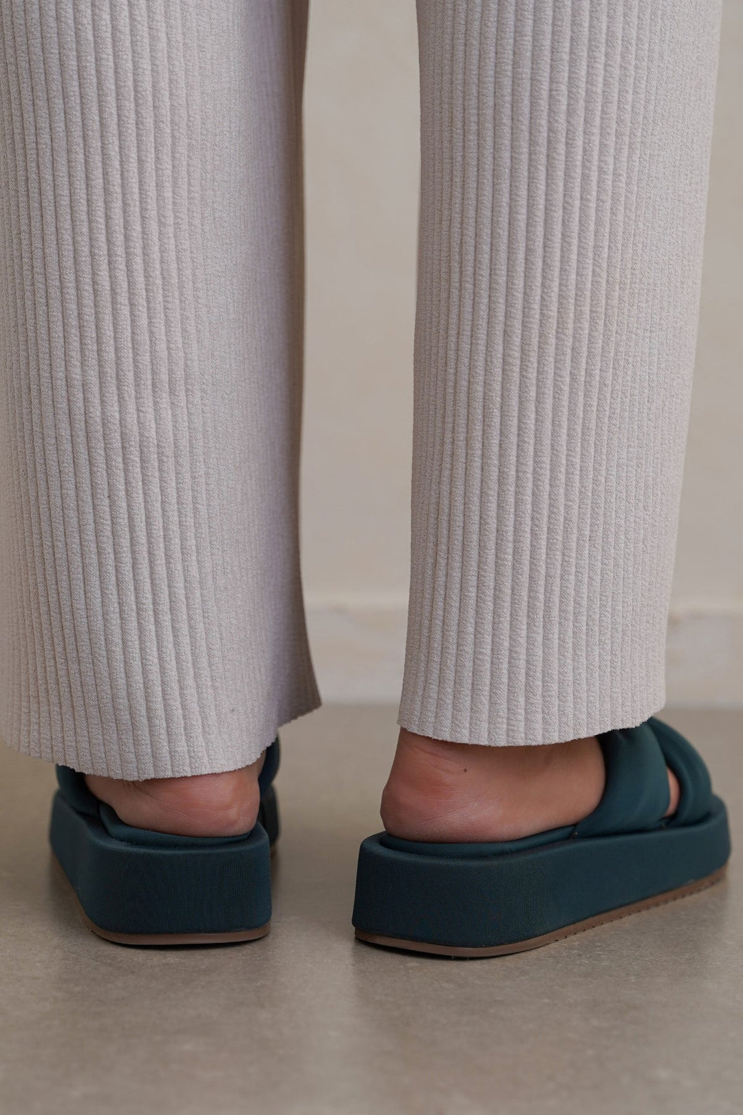 DARK GREEN BOW MAMA SLIDES