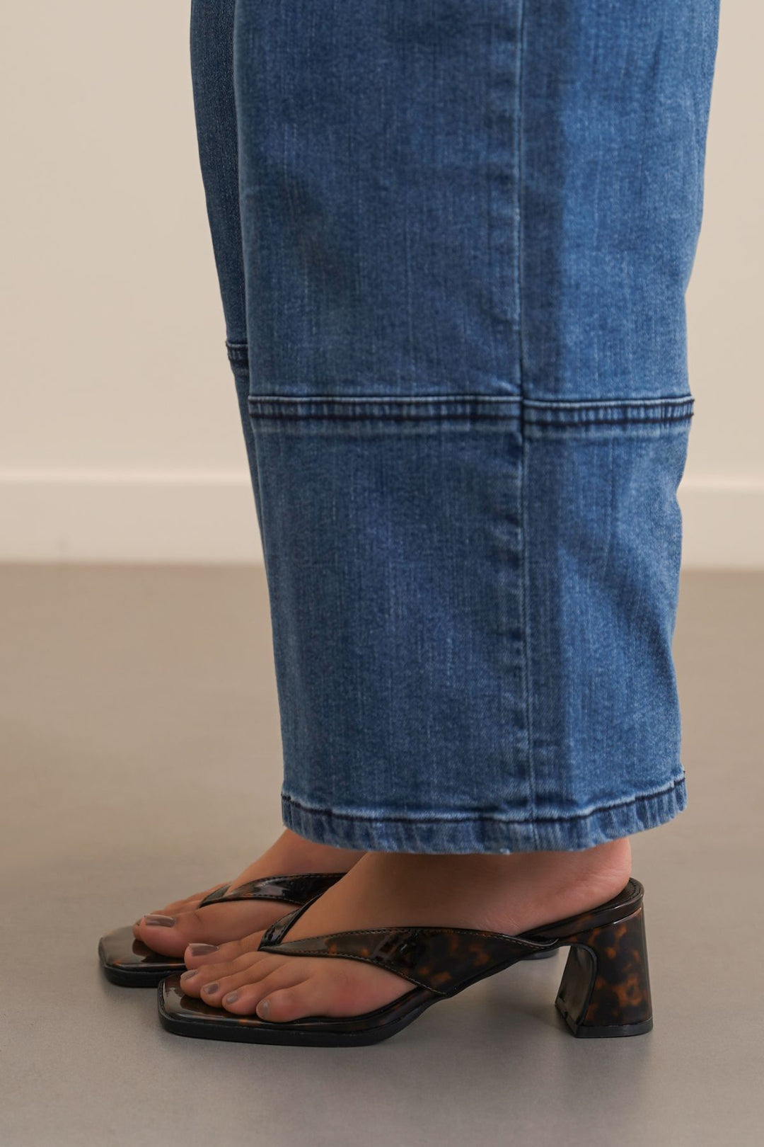 BROWN TORTOISE SHELL HEELS