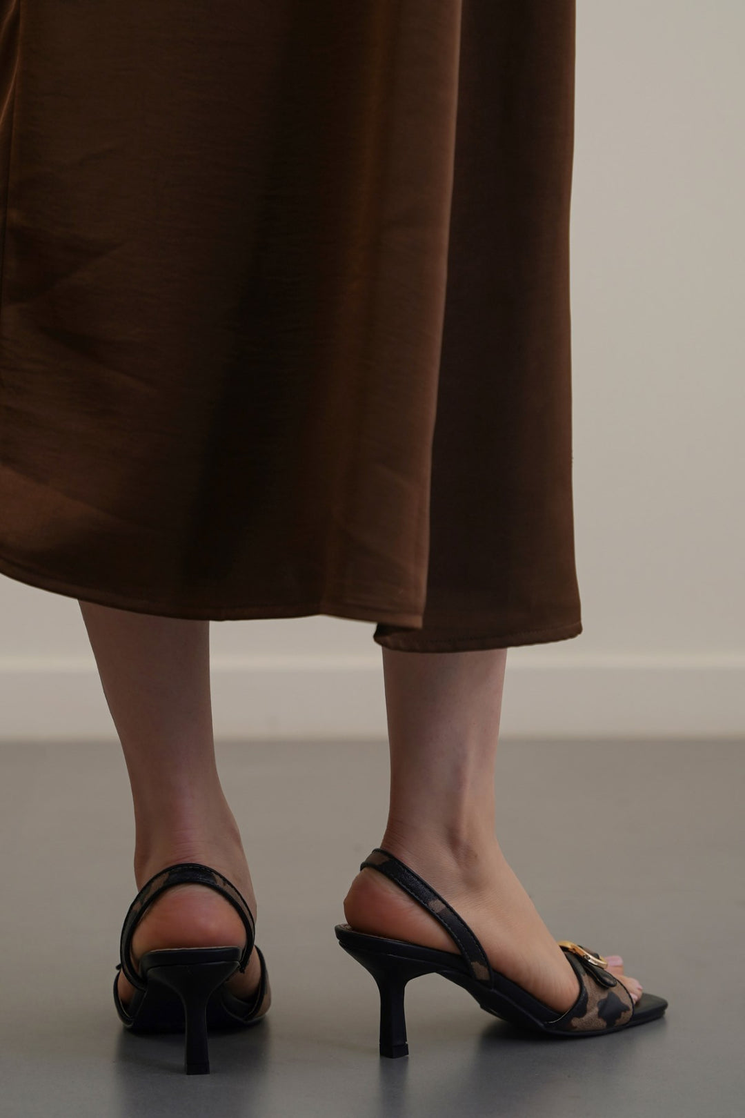 STUDIO SLINGBACK HEELS