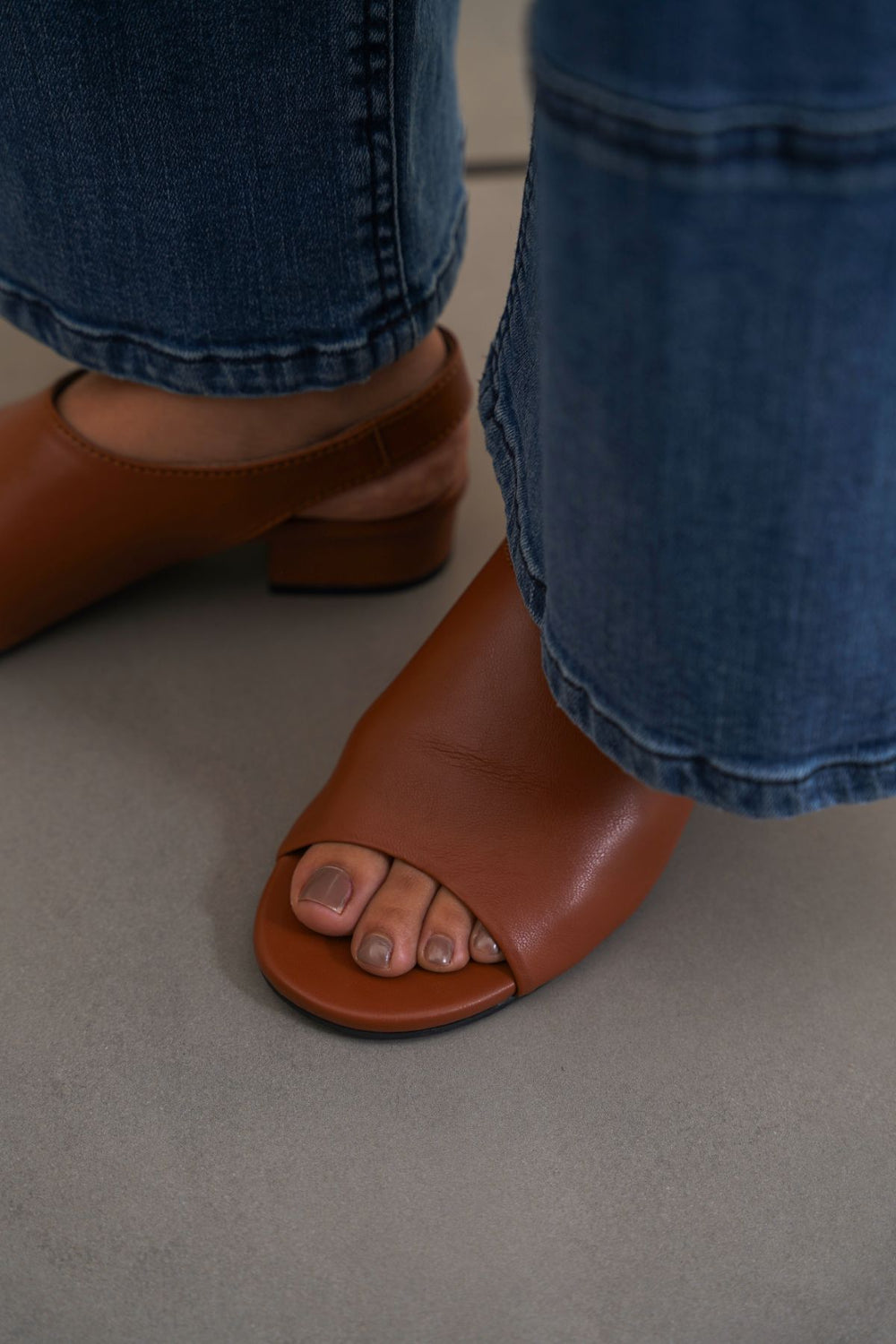 TAN MADRID BLOCK HEELS