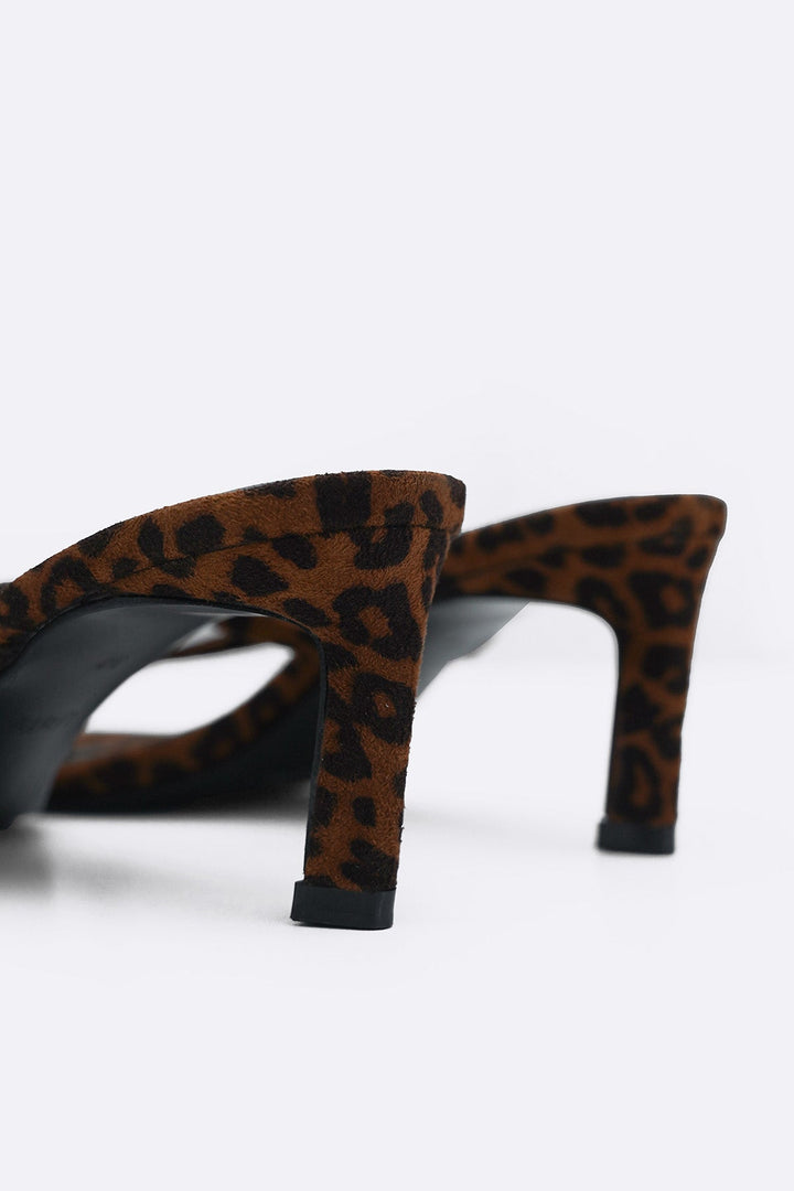 BROWN STUDIO FLIP HEELS
