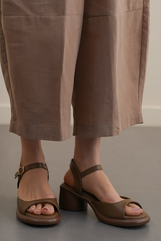 GETAWAY MAMA SANDALS