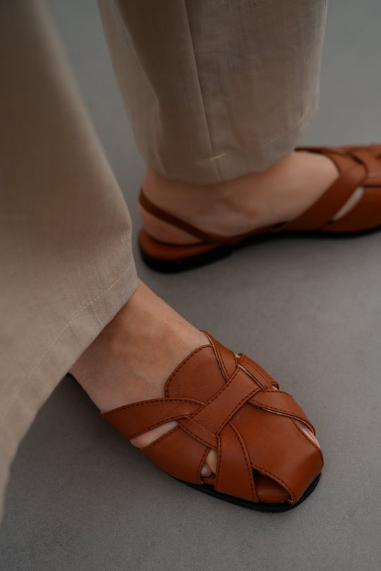 TAN ROMAN FLAT SANDALS