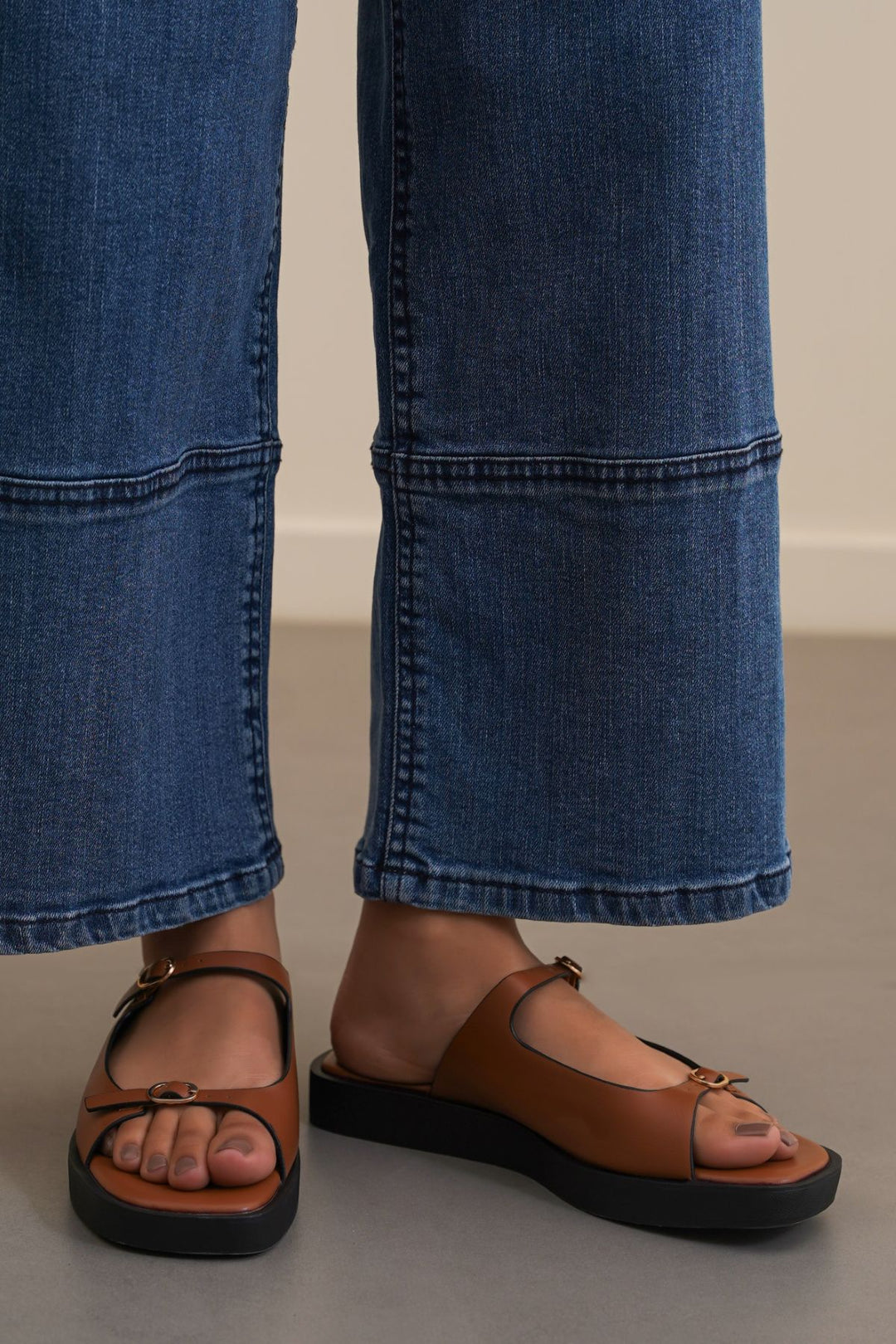 TAN MODERN GREEK SLIPPERS