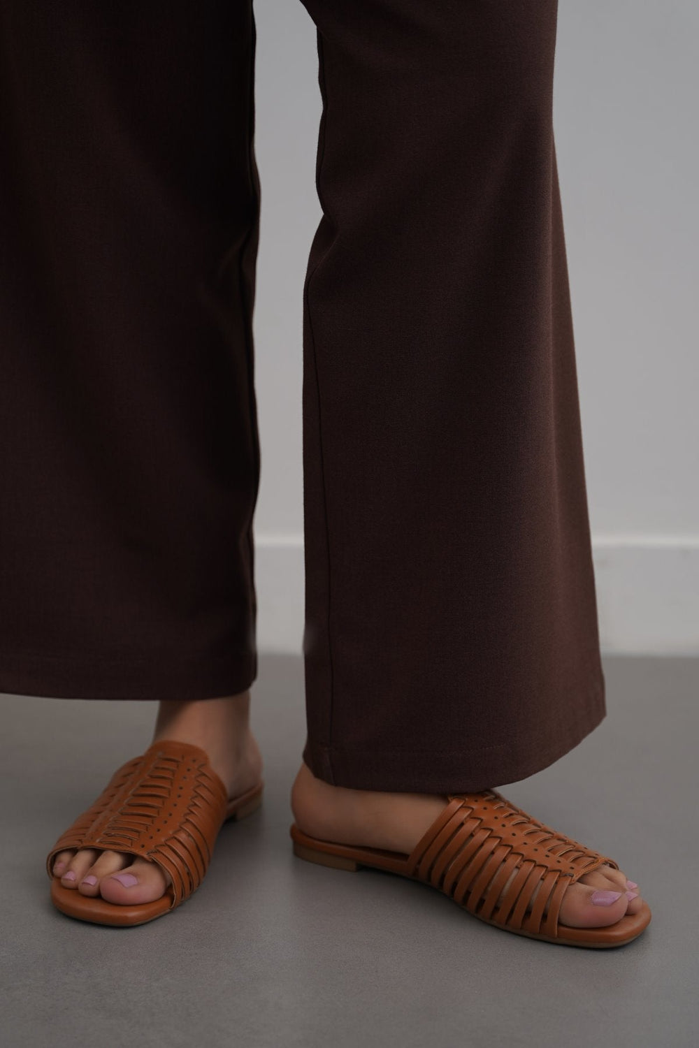 TAN TROPICAL WEAVE SLIDES