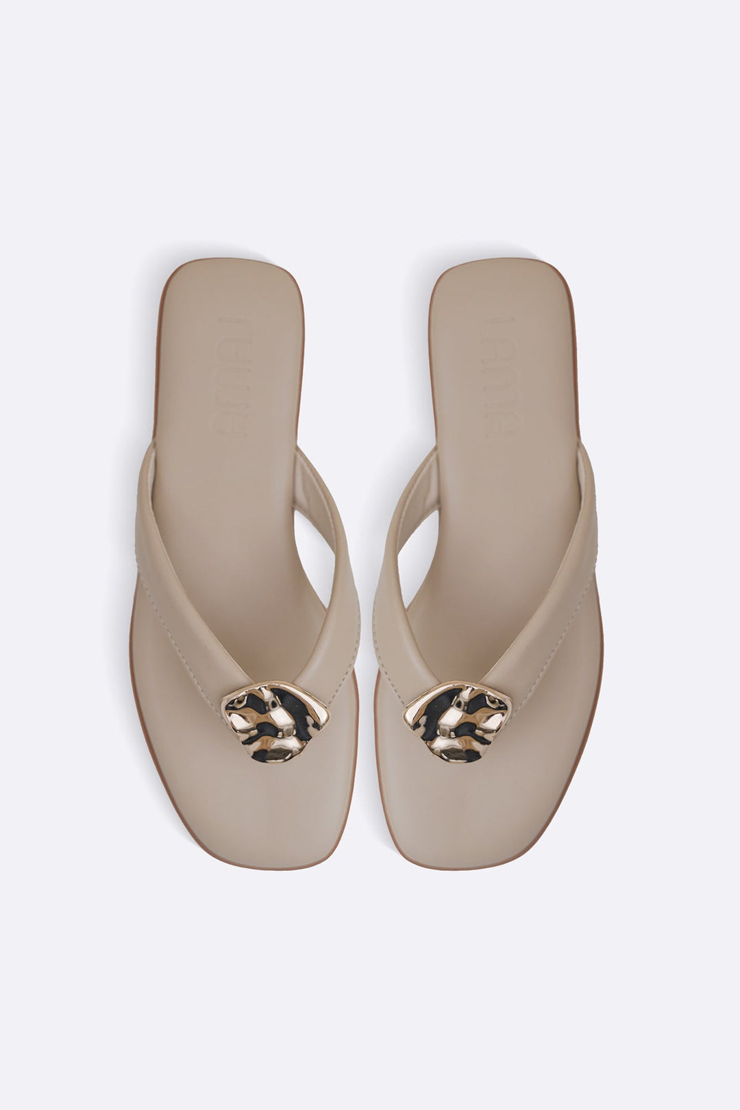 CREAM TRINKET FLIP FLOPS