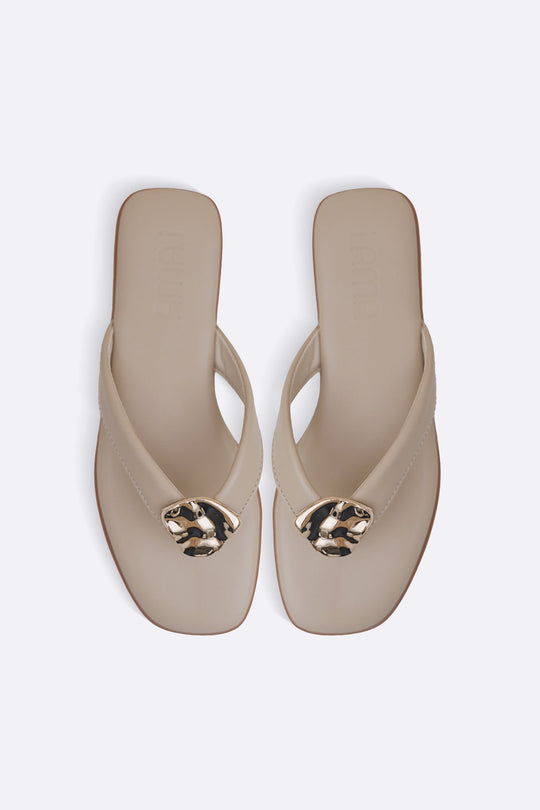 CREAM TRINKET FLIP FLOPS