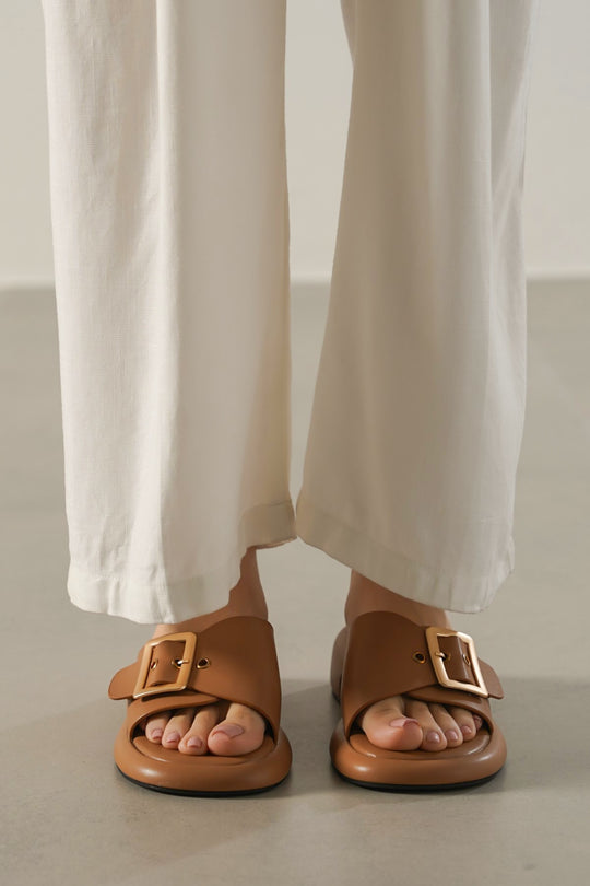 BUCKLE MAMA SLIDES