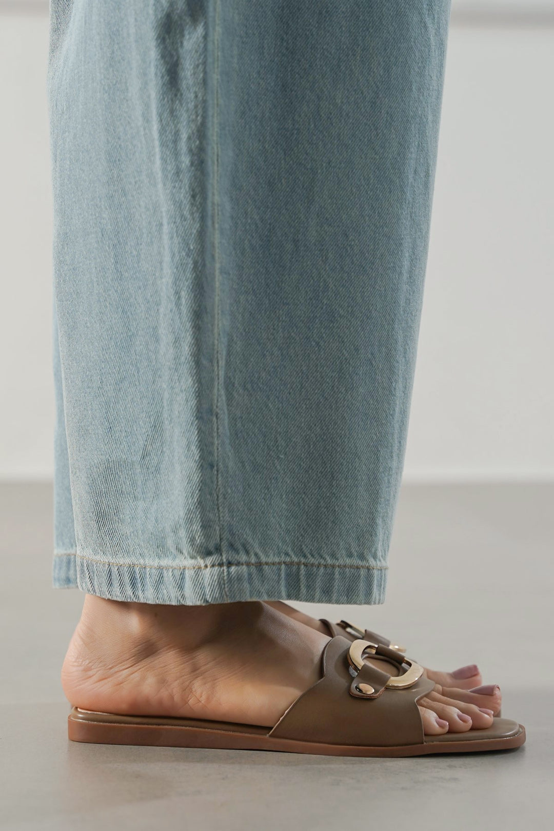 EASY BUCKLE SLIDES