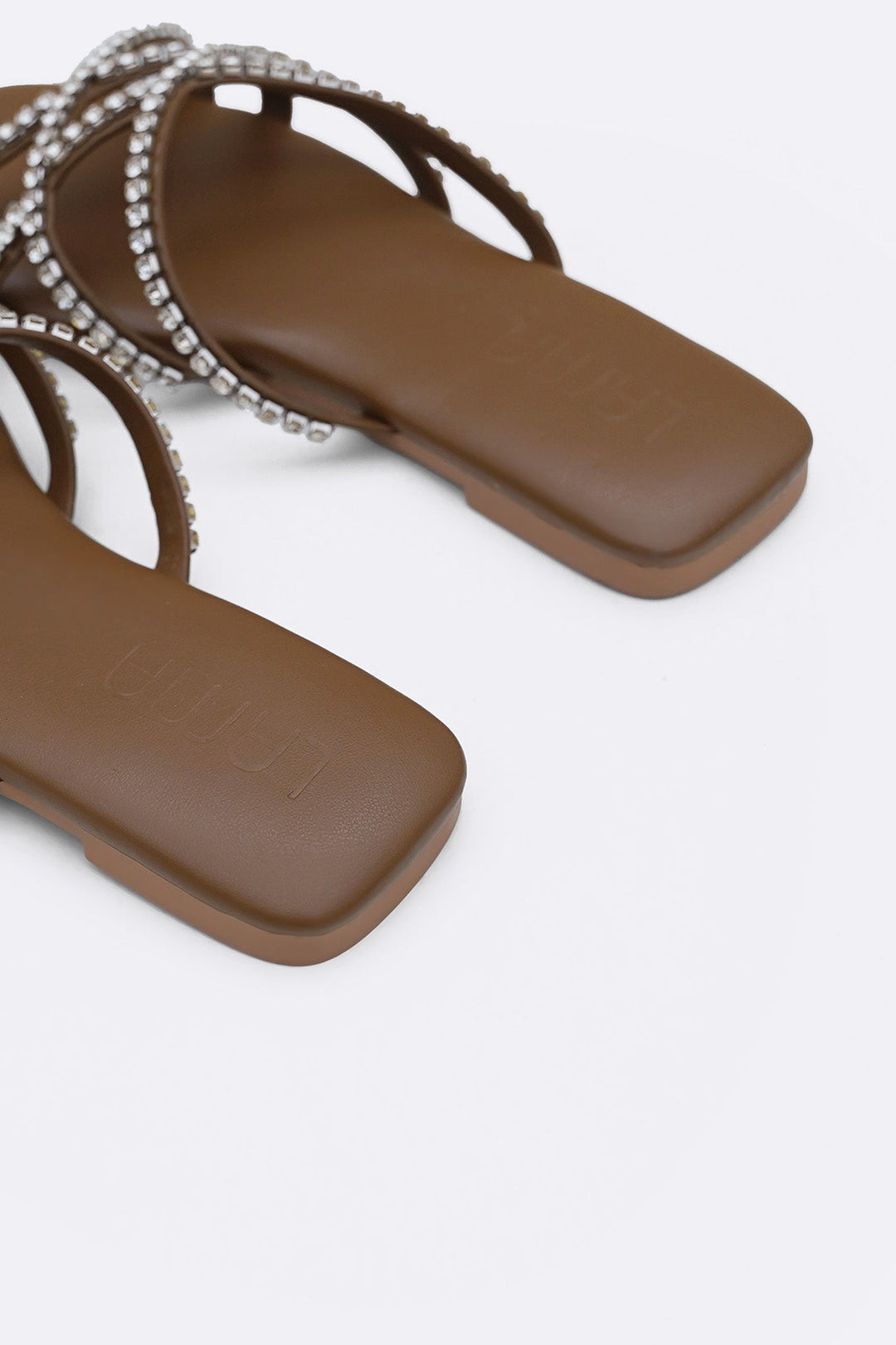 BROWN VIOLA STUDDED SLIDES