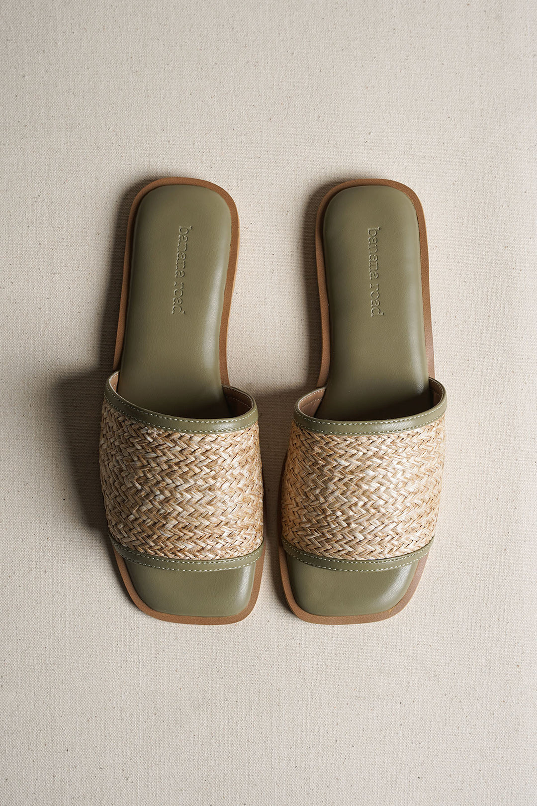 SAGE RAFFIA SLIDES