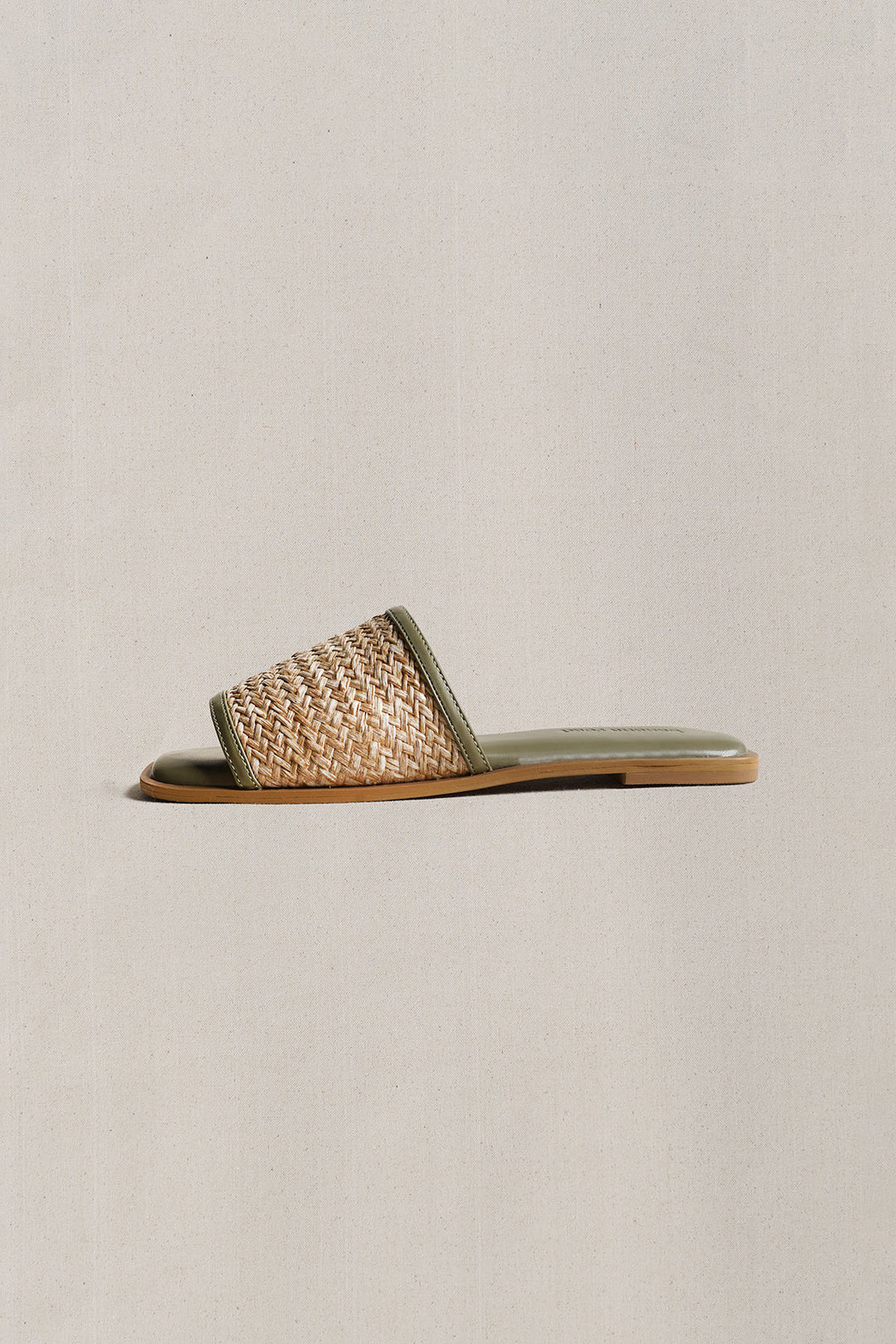 SAGE RAFFIA SLIDES