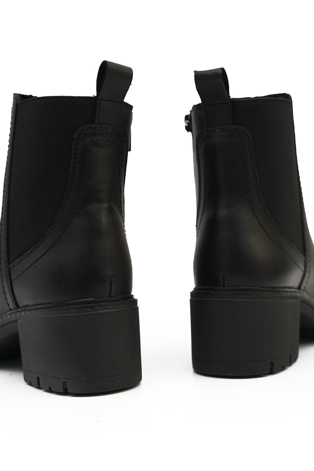 BLACK LEATHER CHELSEA BOOTS