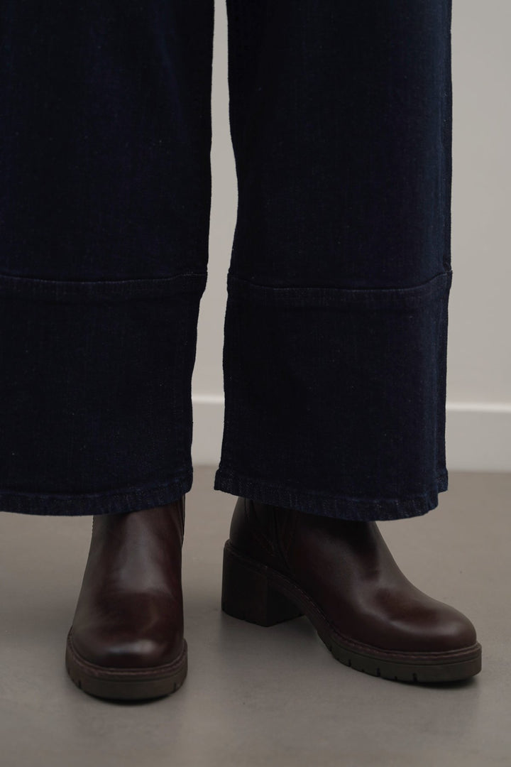 DARK BROWN LEATHER CHELSEA BOOTS