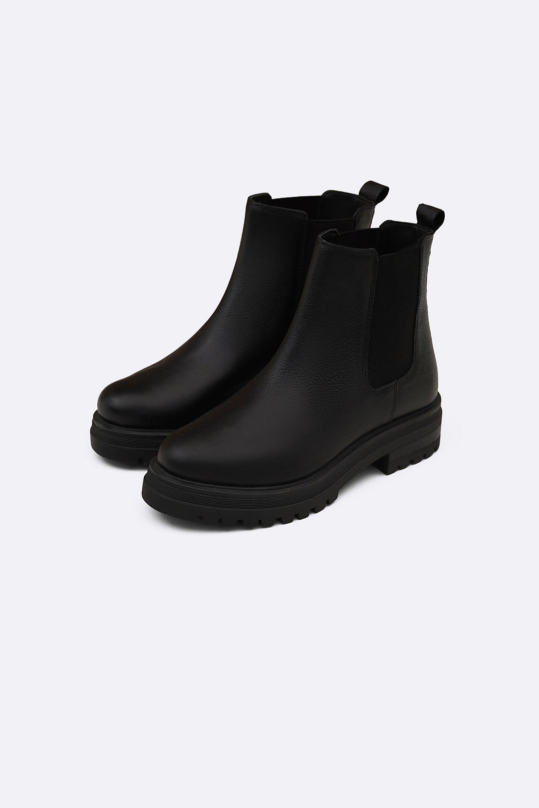 BLACK LEATHER CHELSEA BOOTS