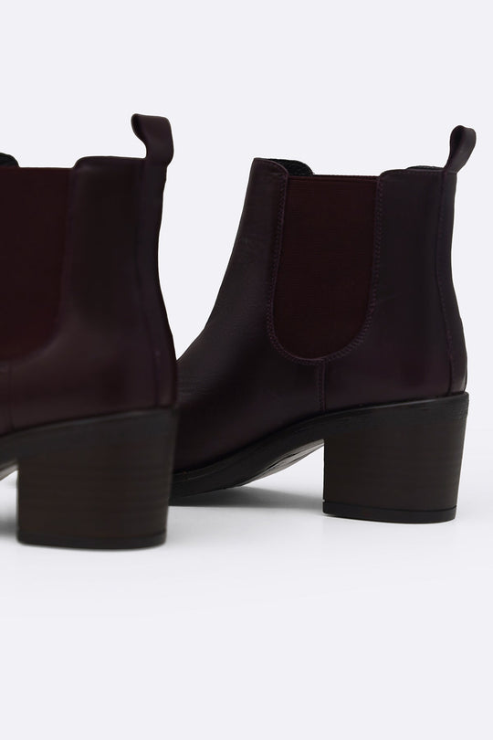 BURGUNDY BLOCK LEATHER BOOTS